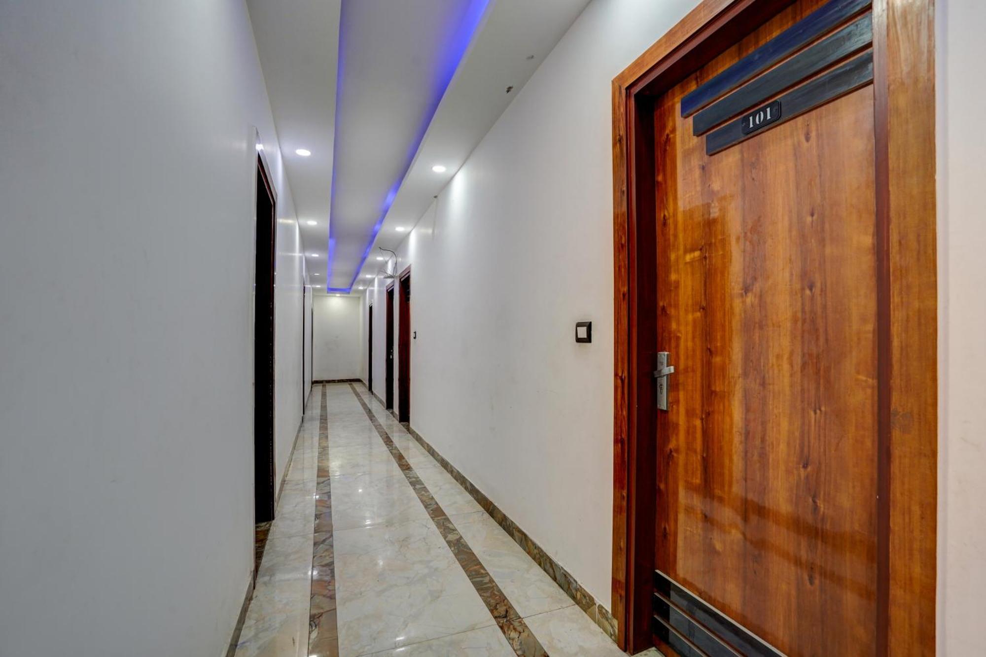 Hotel Hight Krone A Family Hotel Near Igi Airport Delhi New Delhi Luaran gambar